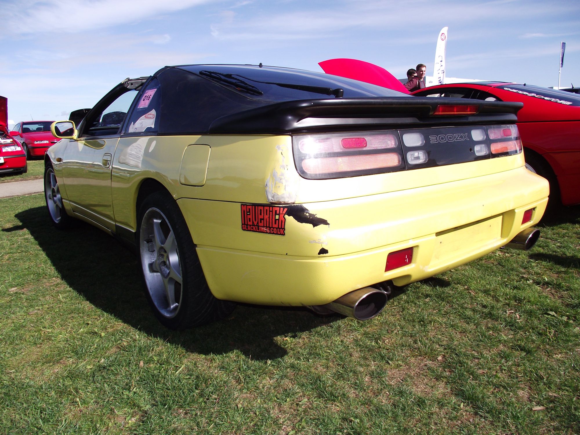 ClubStand-MelYelTrack300ZX-01.jpg